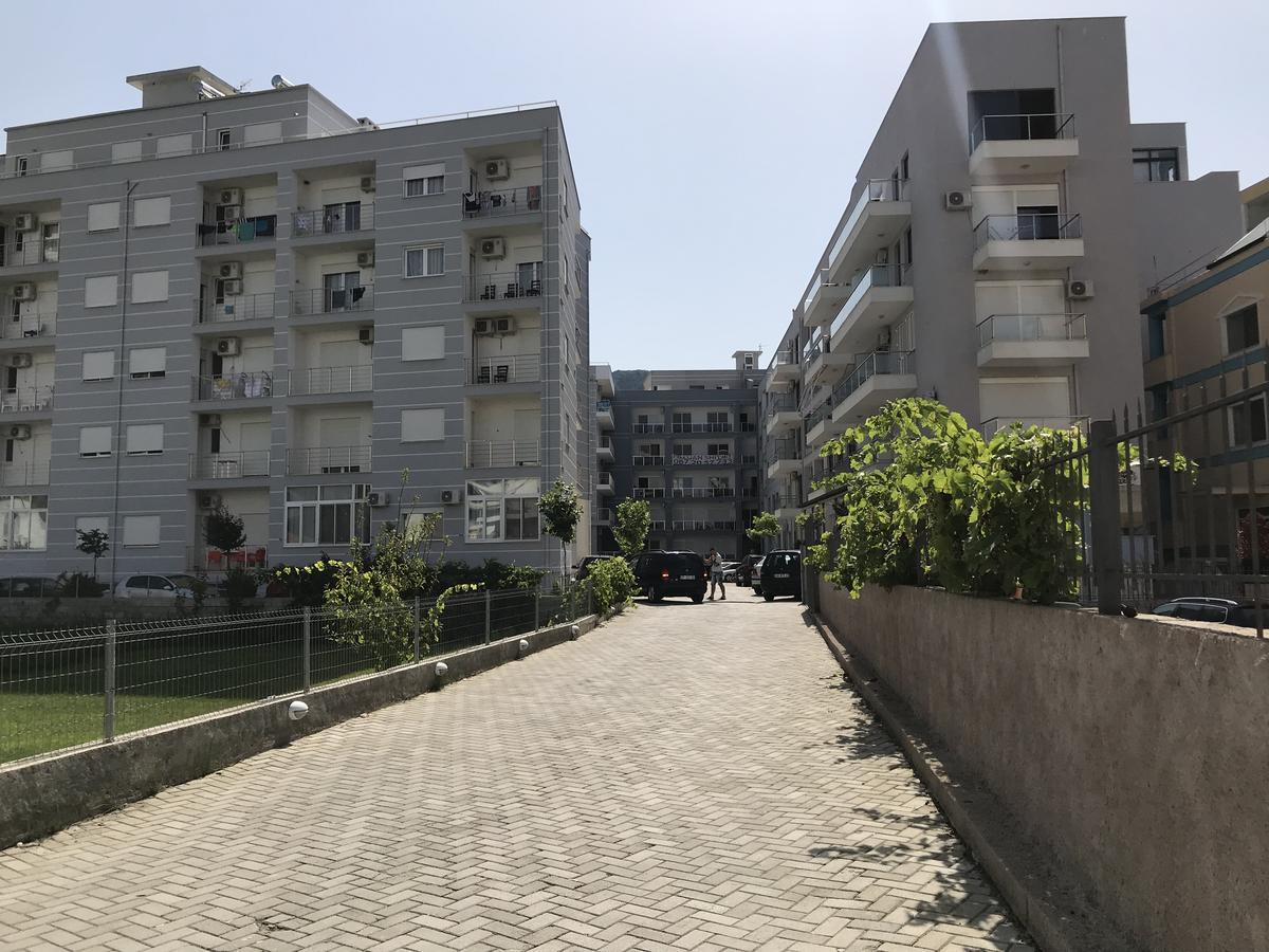 Viktoria'S Apartments Shengjin Exterior photo